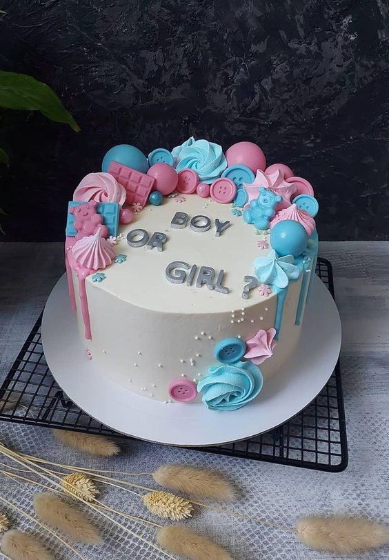 Simple Boy or Girl Written on Cake