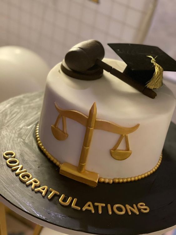 Judge Graduation Cake 