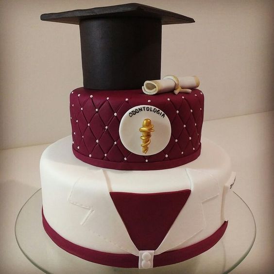 2 Tier with Graduation Cake